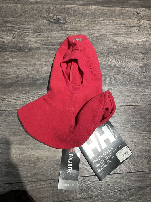 Бебешка шапка HELLYHANSEN /нова