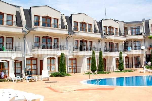 Продава се Тристаен апартамент в с. Кошарица, Област Бургас - 76 кв.м за 994 €/кв.м - Снимка #8