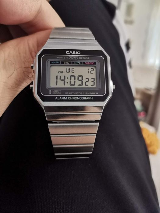 Часовник Casio нов.