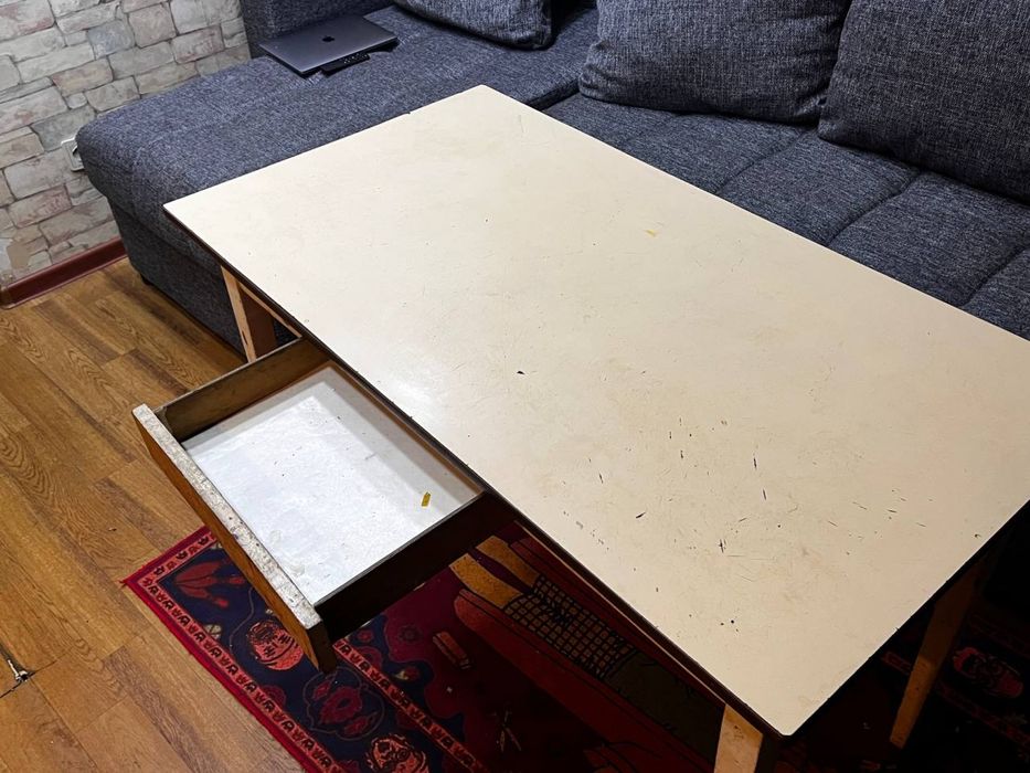 Стол деревянный1