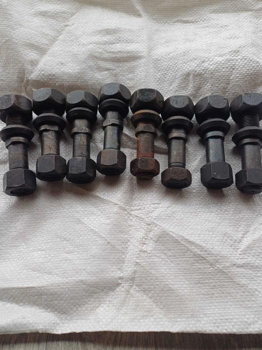 Барабанни болтове за зил130