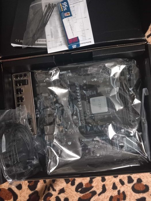 Vand placa de baza nou