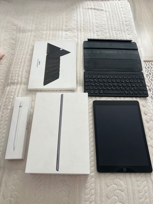 iPad 2020 года 10.2  + Клавиатура + Стилус