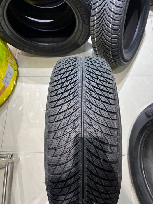 Balon shina Zimniy MICHELIN Pilot Alpin 5 235/55R19