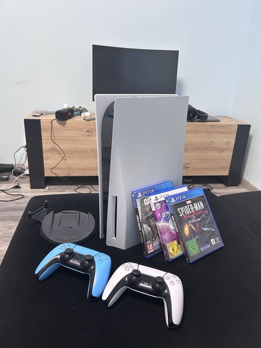 Ps5 + игри + 2 контролера!