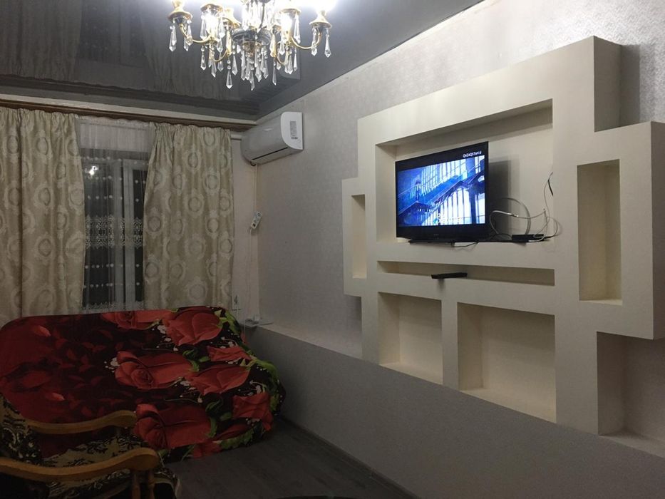 Сдам 2х комн кв в самом центре города!!