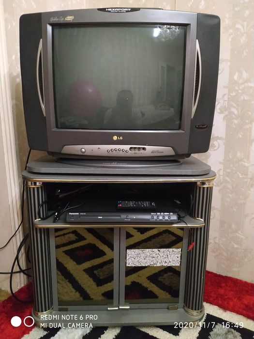 Телевизор тумба двд за всё 850000 тыс