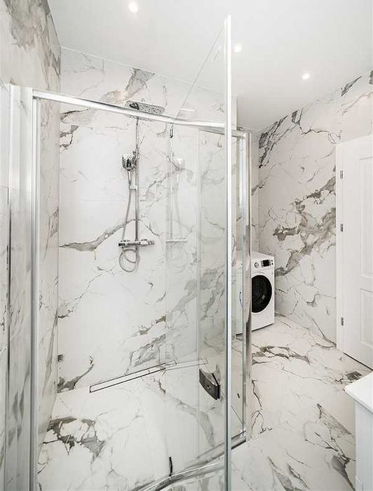 Дава се под наем Двустаен апартамент в Бургас, Славейков - 67 кв.м за 459 € - Снимка #2