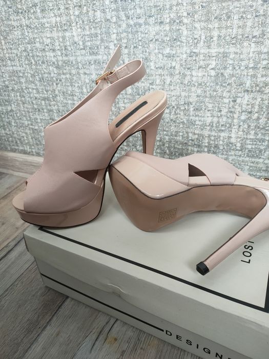 Туфли на шпильке