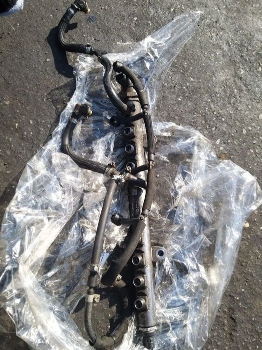 Rampa Injectoare cod: 0445215015 pentru Volvo XC60, V50, V60, S40, S60, S80 2.0 Diesel
