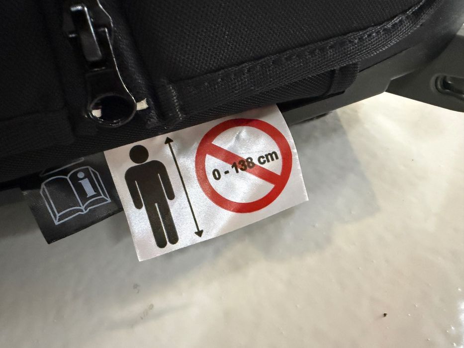 Mercedes-AMG детско столче / booster seat