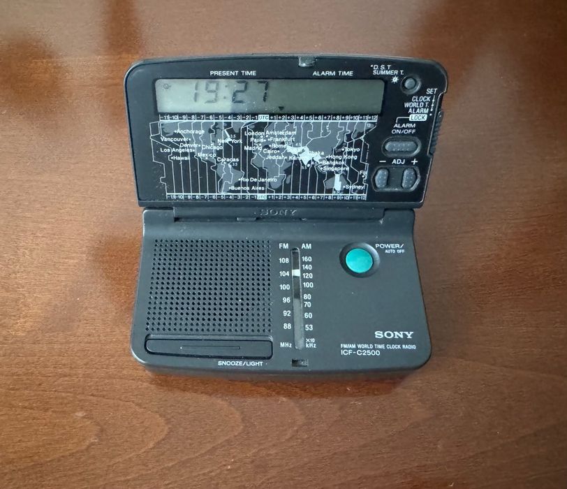Sony world time clock radio ICF-C2500, miniatural, rar, de colectie