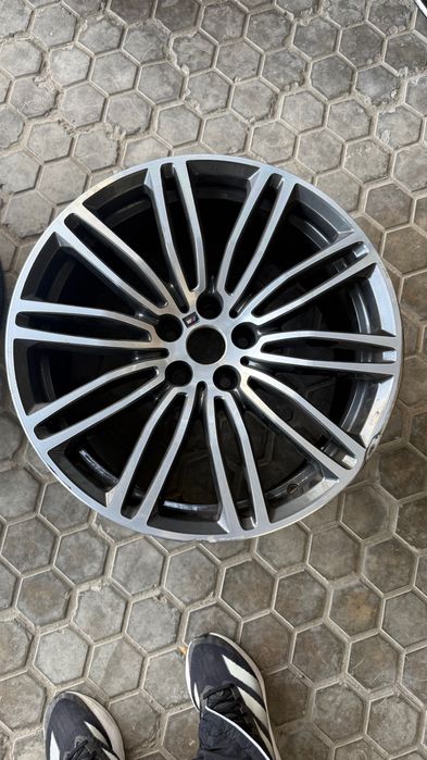 R19 BMW g30 2018