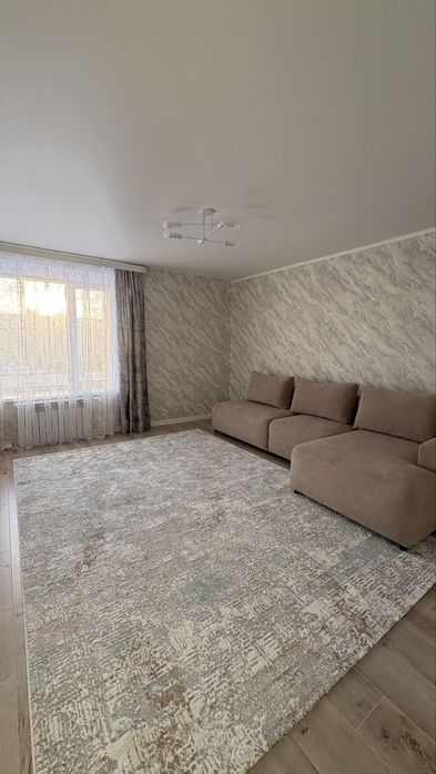 Продам 2 х комнатную район береке