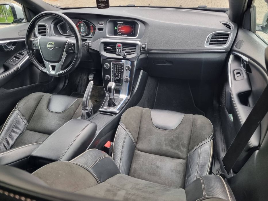 Volvo V40 R-Design 2015 2.0 191 cp | RATE FĂRĂ AVANS  | GARANȚIE | TRANSPORT LA DOMICILIU