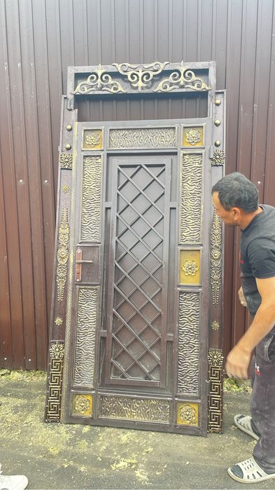 Металическая дверь