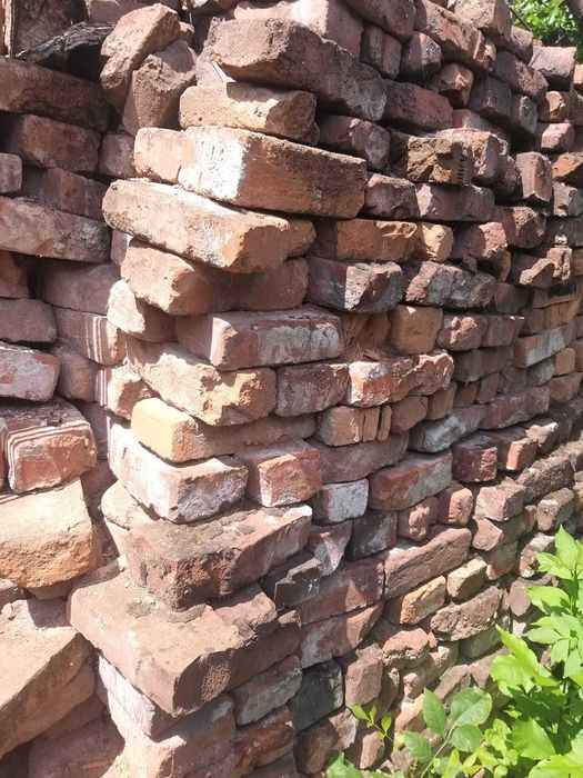 Vând cărămidă - STARE FOARTE BUNĂ