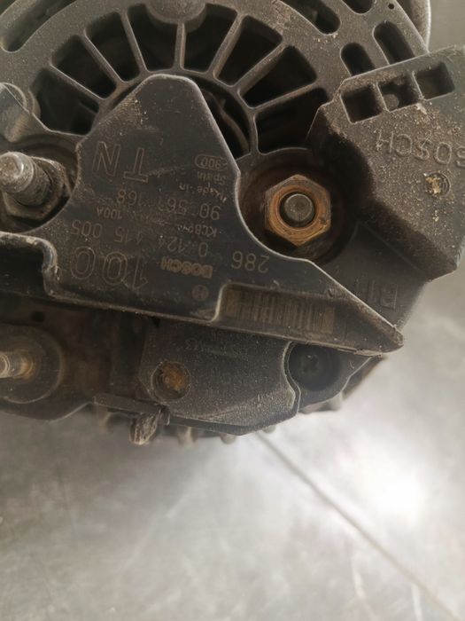 Продается генератор от опель омега б 2.6