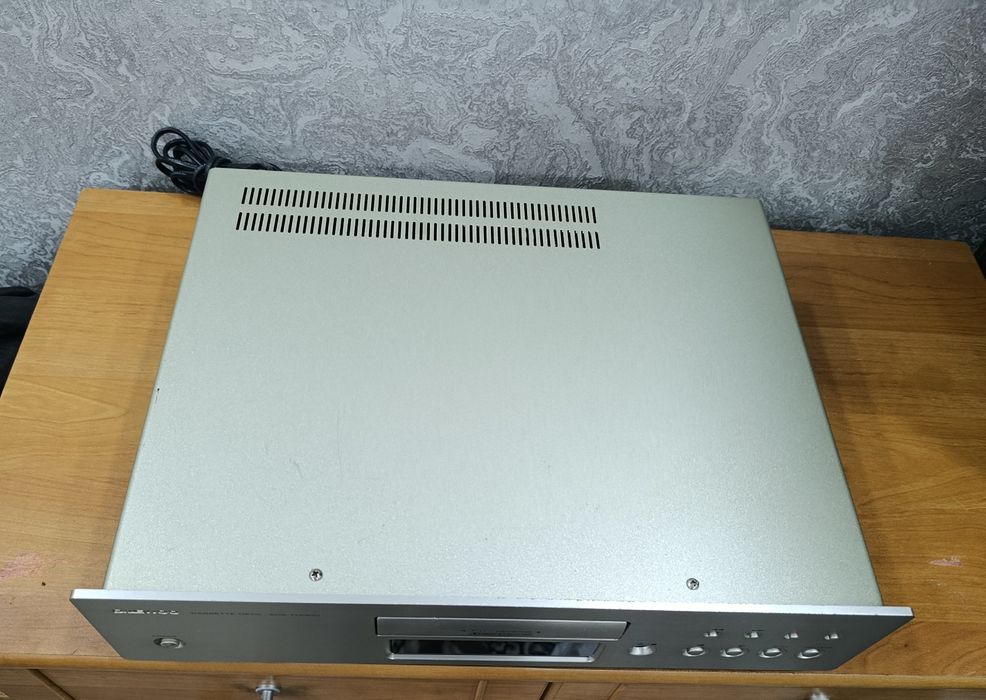 Комплект усилитель и кассетная дека Daewoo 7000 a