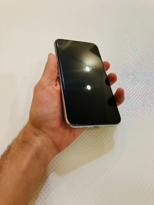 iphone 11 pro White