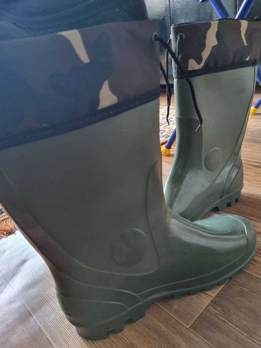 Продаются сапоги мужские