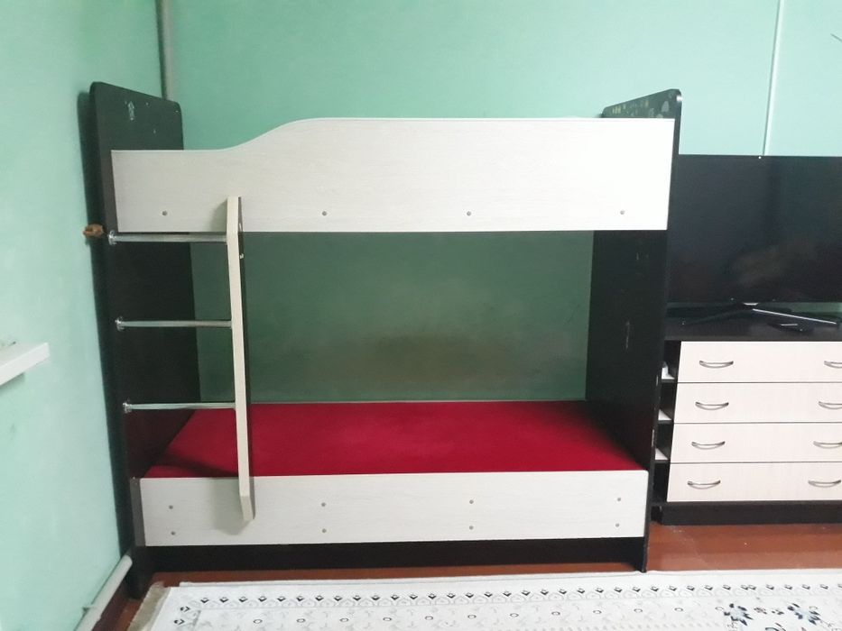 Кровать  детская двухярусная