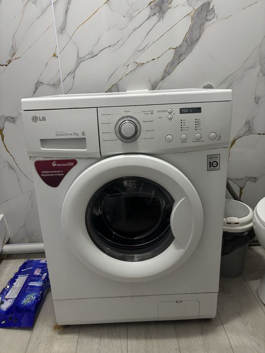 Машинка LG продам