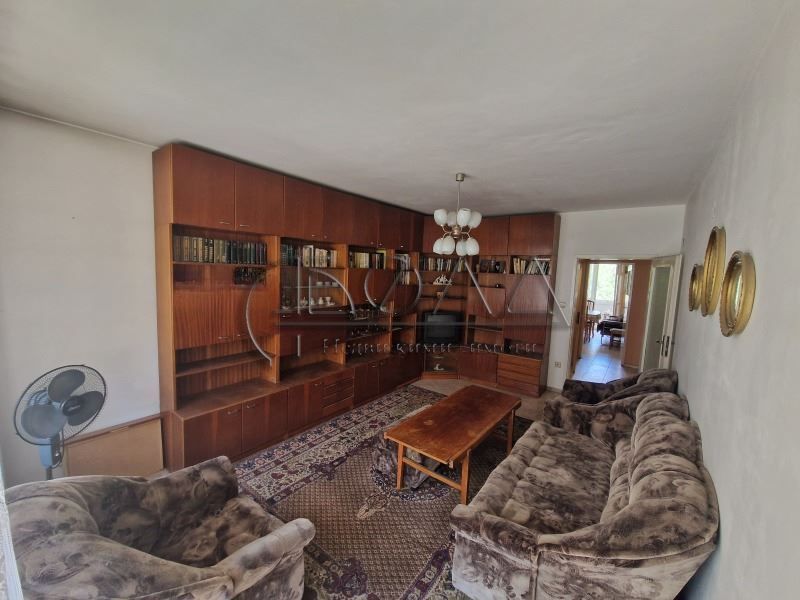 Продава се Тристаен апартамент в София, Разсадника - 115 кв.м за 2144 €/кв.м - Снимка #1