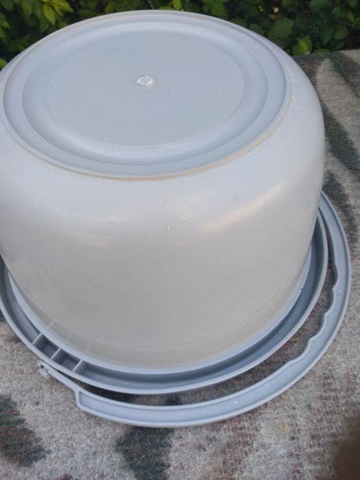 Капак / седалка  и гърне за санитарен стол