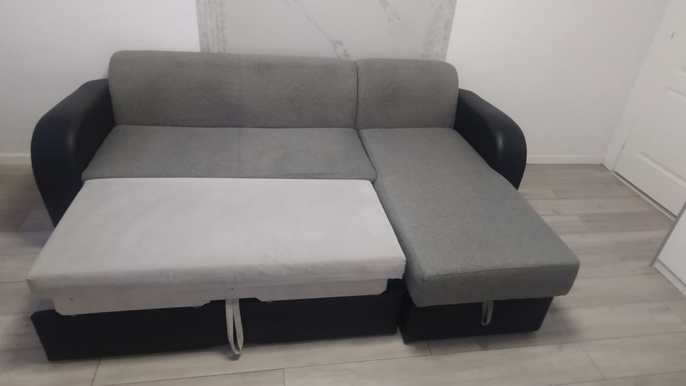 Canapea extensibila tip colțar