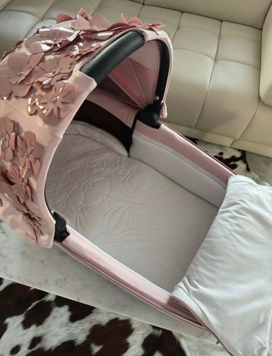 Коляска Cybex Simply Flowers.