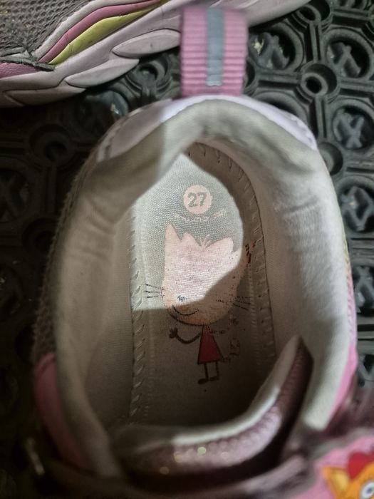 Кроссовки для девочки