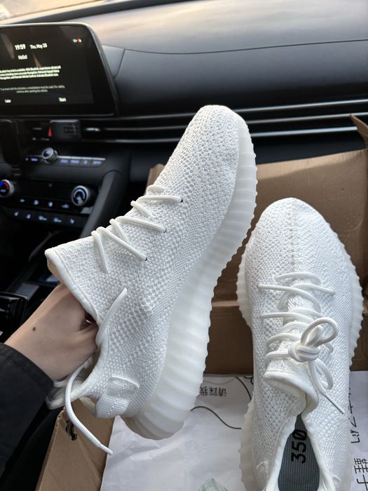 Белые кеды yeezy изи