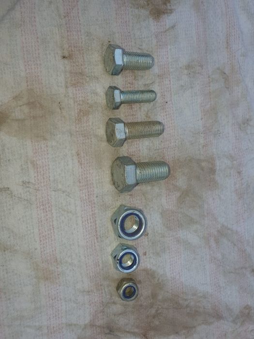 Șuruburi la kilogram