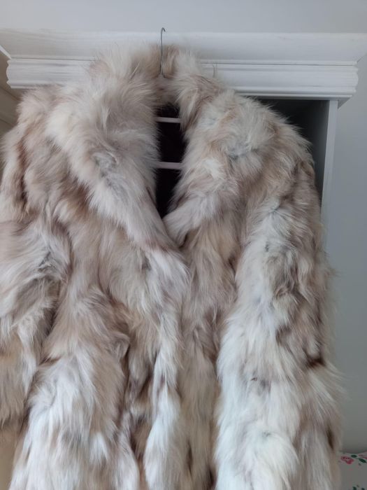 Haina blana vulpe argintie