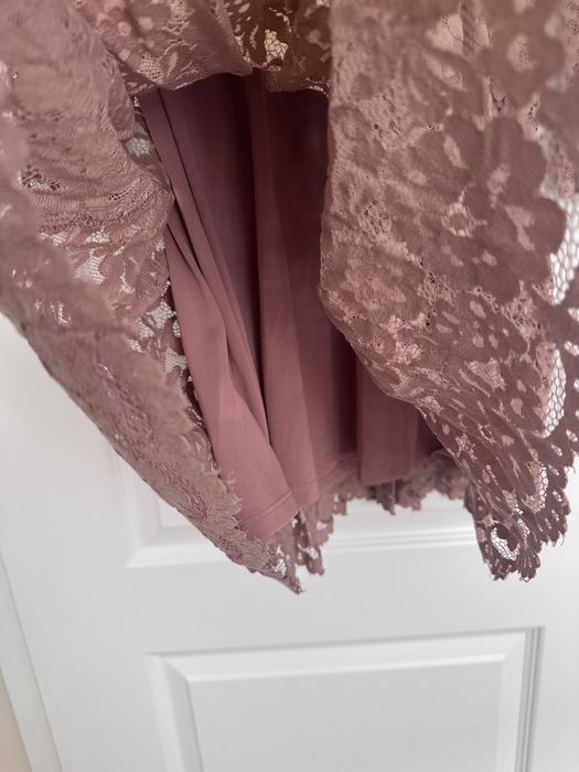 Рокля с дантела HM premium