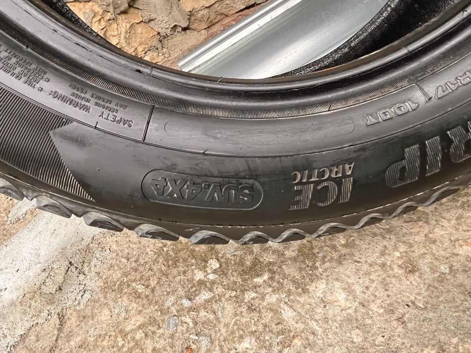 215/60/17 4бр. Good Year Ultra Grip зимни гуми+шипове