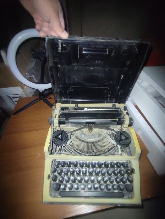 Продам печатную машинку