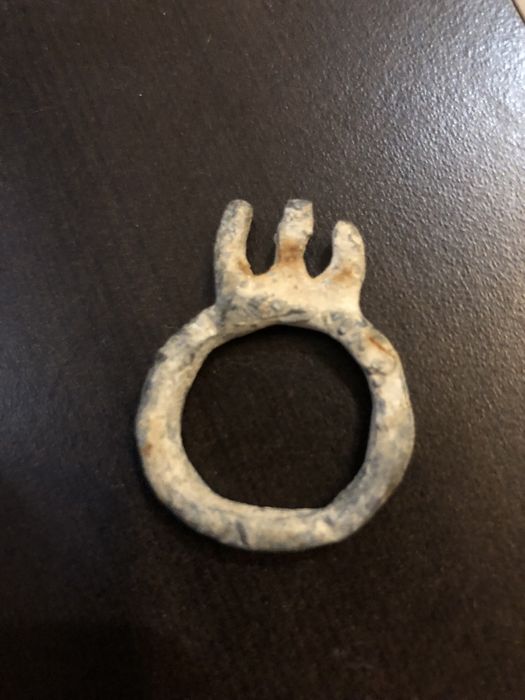 Стар пръстен-олово