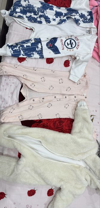 Продам конверт+ комбинезон на выписку