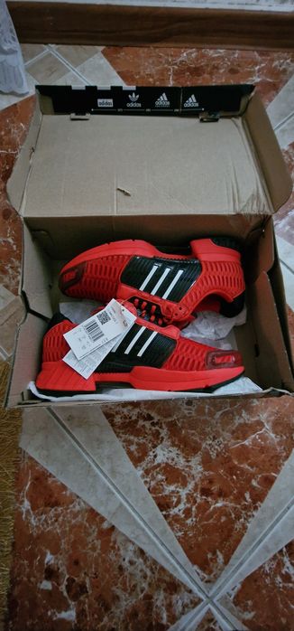 Adidași noi la cutie