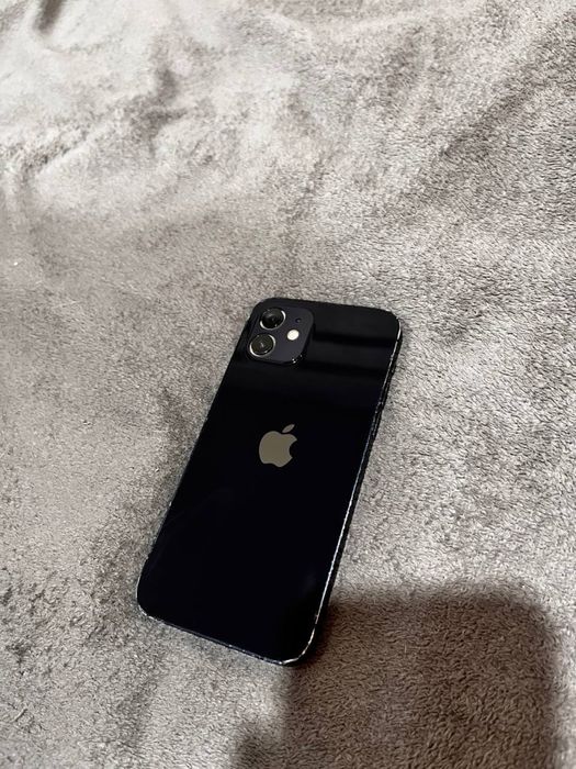 В продаже айфон 12 128гб