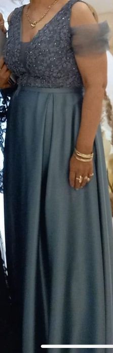 Официална рокля в красив цвят