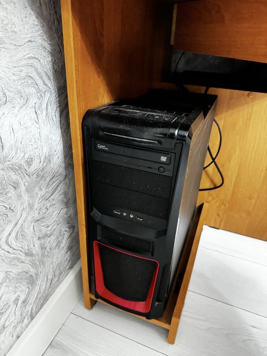 Компьютер + столик