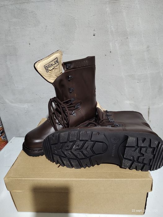 Vind bocanci militari