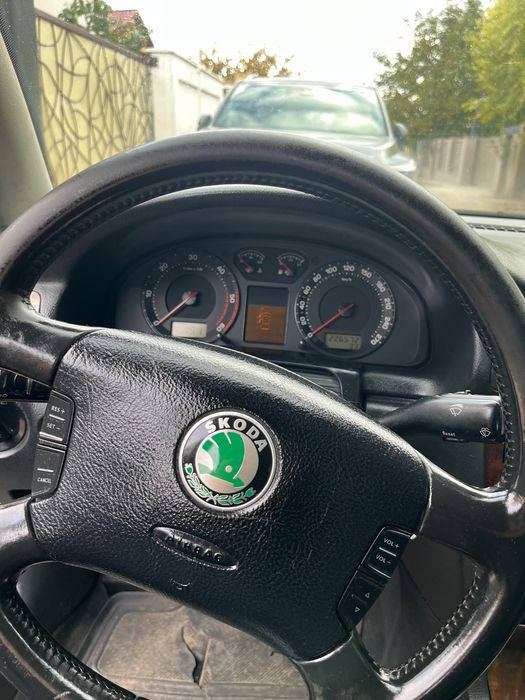 SKODA Superb 0 — imagine 2