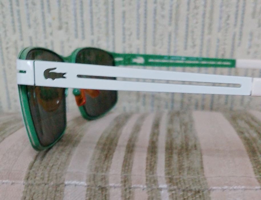 Солнцезащитные очки  LACOSTE
