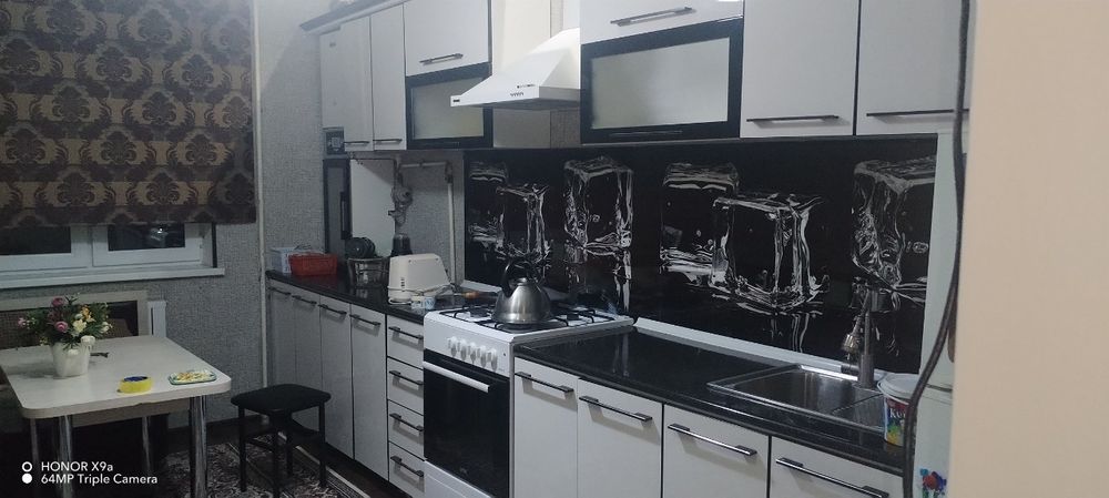 Срочно сотилади. 3 хона. 78 м2. Олмос. Кирпич дом