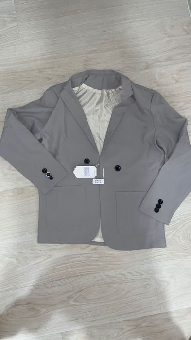 Тонкий мужской костюм