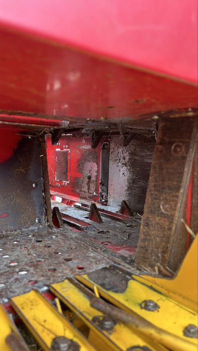 Пресс подборщик New Holland 5070